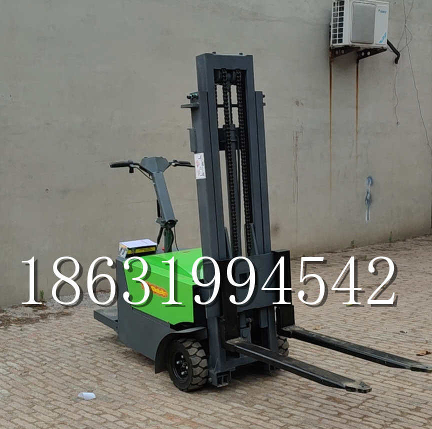 友谊县优程全电动叉车插腿式堆高车液压装卸车1.5吨升高小型站驾式铲车